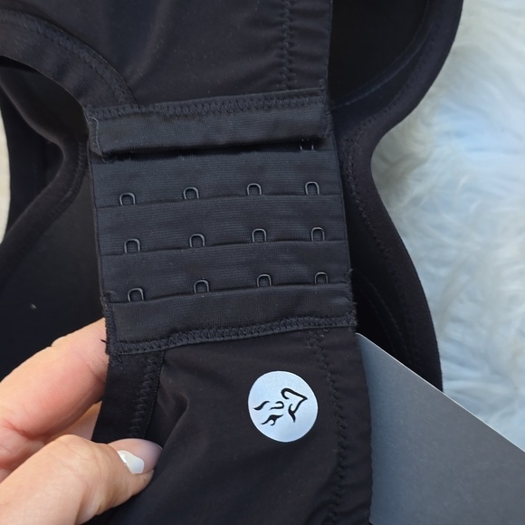 Torrid Black Wireless Wicking Sports Bra 44D NWT Active - Picture 10 of 11